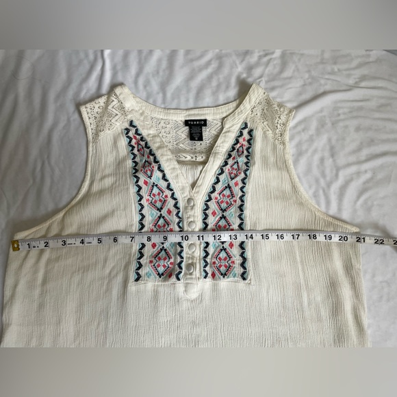 Torrid Embroidered Gauze Tank Top - Picture 5 of 16